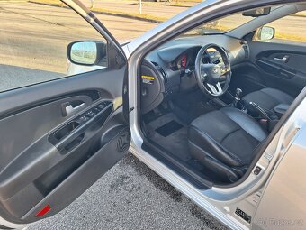 Kia ceed 1.6 CRDi Facelift MAX VÝBAVA - 6