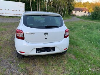 Dacia Sandero 1.2 4 válec benzín - 6