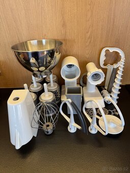 REZERVACE Kuchyňský robot KitchenAid Artisan + příslušenství - 6