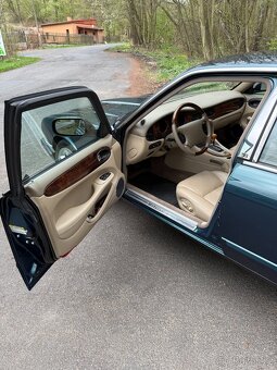 JAGUAR XJ - 6