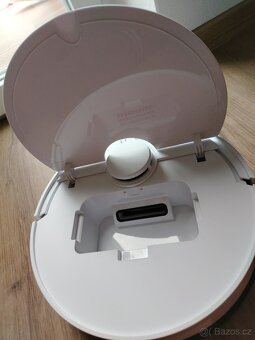 Tesla robotický vysavač - 6
