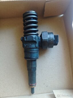 Vstřikovače 038130073AJ VW Golf 4 74kW - 6