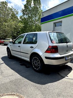 Volkswagen Golf 4 1.6 - 6