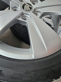 Orig. Skoda 5x112 Zimní Barum 215/50/17 - Zánovní - 6