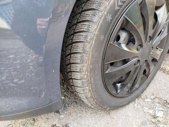 Prodám Ford Grand C Max, 7 míst, 77kW, 1,6 benzín - 6