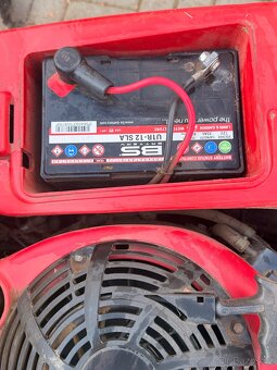 Zahradní traktor Toro H132 - 6