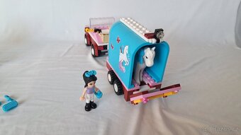 LEGO® Friends 3186 Terénní vůz s přívěsem pro koně - 6