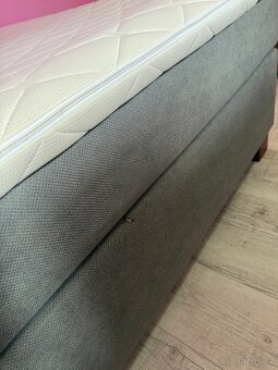 Čalouněná postel - 6