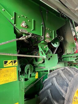 Kombajn sklízecí mlátička John Deere T 560 - 6