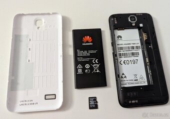 Mobilní telefon Huawei Y560 + 16 GB microSD karta - 6