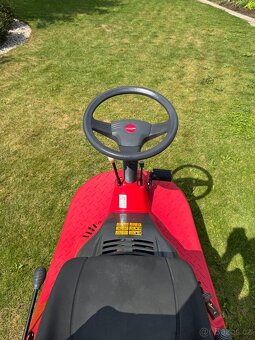 Sekací traktůrek Rider XE70 – Malý obr na velkou zahradu - 6