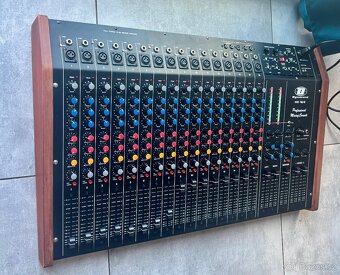 Profesionální mixážní pult DYNACORD - super stav jako nový F - 6