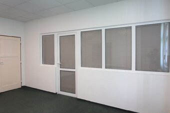 Pronájem dvou propojených kanceláří, 35 m2 - 6