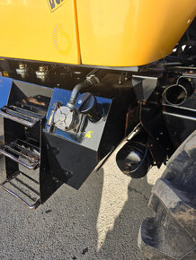 Traktor JCB Fastrac 3185 - 6