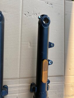 Brixton Cromwell 1200 přední tlumiče KYB - 6