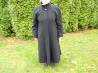 Dámský černý kabát. - 6