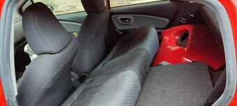 Yaris 1.0 na opravu,dily - 6