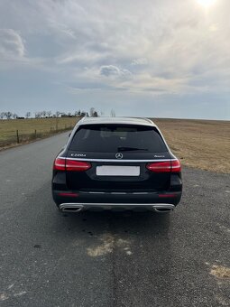 Mercedes Benz E220d - 6