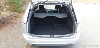 Ford Focus 2,0i 16V Carving 107 kw kombi - 6