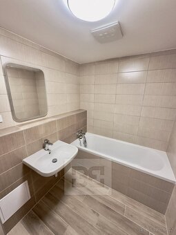 Pronájem bytu 1+kk, 35 m2, terasa 10 m2, zahrada 130 m2, GS - 6