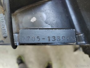 SUZUKI GSX-R 750 GR75A náhradní díly - 6