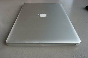 Apple MacBook Pro 17" Intel Core i7 2.2 GHz, 16 GB RAM - 6