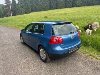 Volkswagen Golf - 6