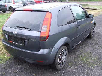 Prodám Ford Fiesta Mk5 1.25 55kw 2004 3dv - 6