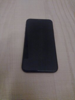 iPhone 11 64GB 79 % battery - 6
