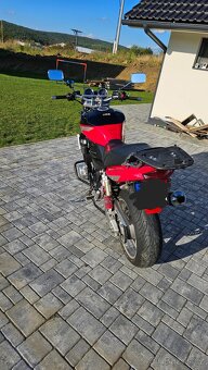 Suzuki GSX 1400 - 6