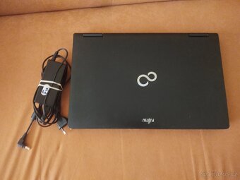 Fujitsu Lifebook E752 - 6