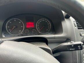 VW TOURAN 2.0 TDI 103 Kw BKD - náhradní díly - 6