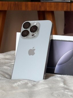 iPhone 15 PRO 256gb Desert Titan - 6