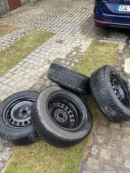 Plechové disky R16 + zimní pneu Dunlop 215/60 R16 - 6