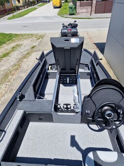 Finval 510bsc + 60hp Honda + príves 1300kg - čierna perleť - 6