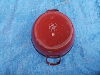 Smaltovaný červenohnědý hrnec, průměr 20 cm - 6