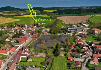 Prodej zasíťované stavební parcely 845 m2 ve Zvěstově, okr.  - 6