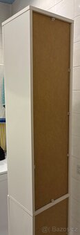 Vysoká bílá skříňka - 6