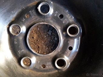 Zimní kola 6,5x16 et41 Superb, Passat 215/60/16 - 6
