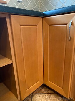 Moderní kuchyňská linka se spotřebiči - 6