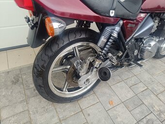 Kawasaki ZR 550 Zephyr - 6