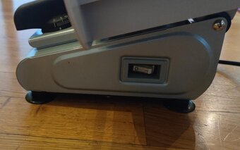 ELEKTRICKÝ KRÁJEČ POTRAVIN GORENJE - 6