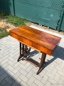 Starý šicí stroj Minerva - 6