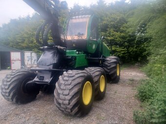 Harvestor JOHN DEERE 1070E - 6