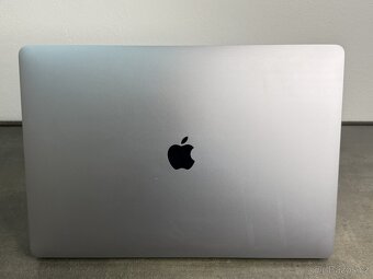 MacBook Pro 16'' 2019 / i7 / 16GB / 512GB SSD / Space Gray - 6