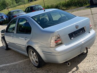 VW BORA 1.6 16V PACIFIC PROJEKT RV 2004 - 6