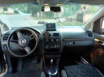 Prodám Volkswagen TOURAN 1,6 D ROK VÝROBY 2011 - 6