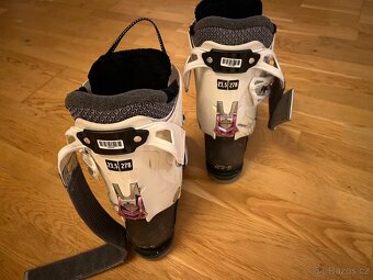 Lyžařský set – lyže + boty + helma + brýle - 6