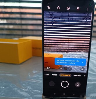 Mobilní telefon Realme 8 / 5G / 4GB RAM / 64GB / Obal - 6