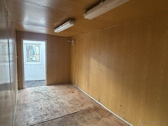 Stavební buňka / zateplená / 6m délka / mříže - 6